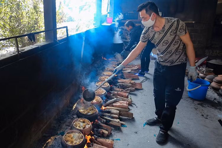 Dap hop nieu ca kho dat nhat mien Bac: Gia bao nhieu?