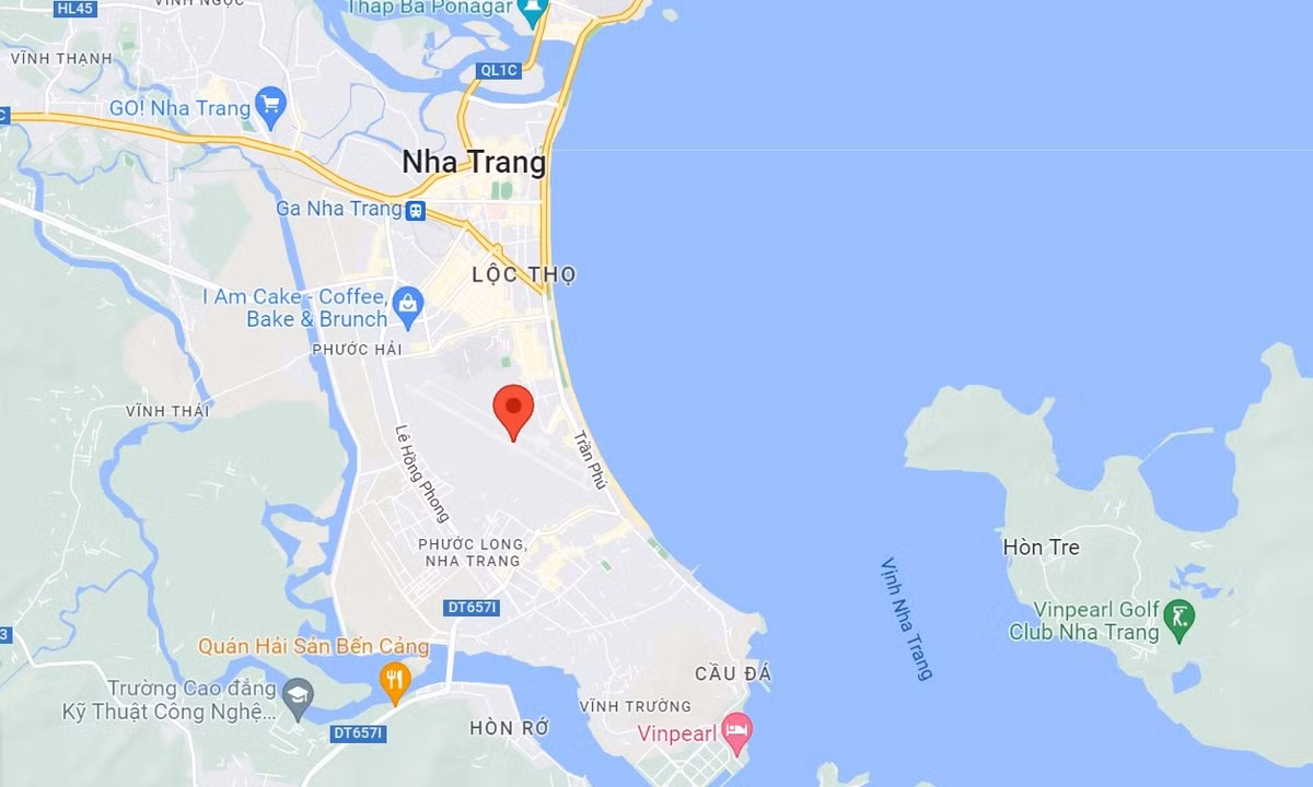 Sân bay Nha Trang cũ (chấm đỏ). Ảnh: Google Maps.