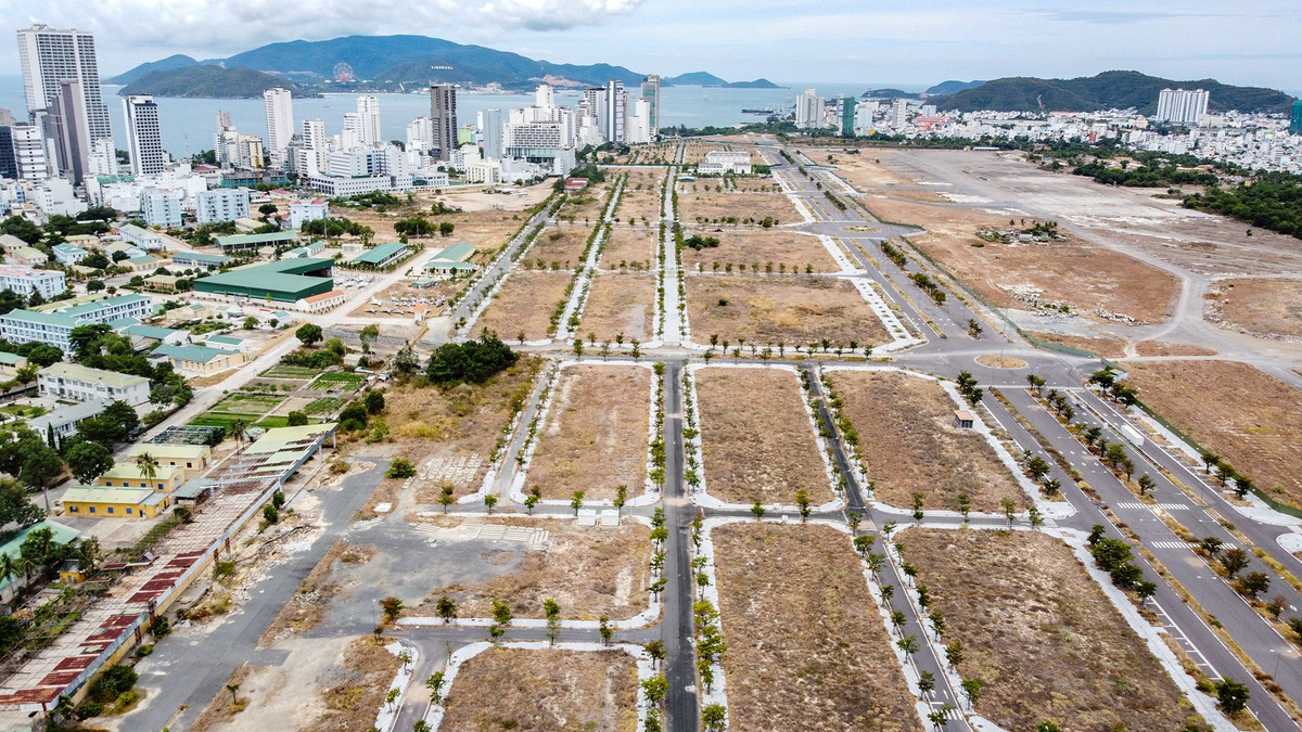 Hồi tháng 6/2021, Thanh tra Chính phủ công bố kết luận về việc chấp hành các quy định của pháp luật trong quản lý đầu tư xây dựng đối với 6 dự án BT sử dụng quỹ đất thanh toán tại khu vực sân bay Nha Trang, tỉnh Khánh Hòa.