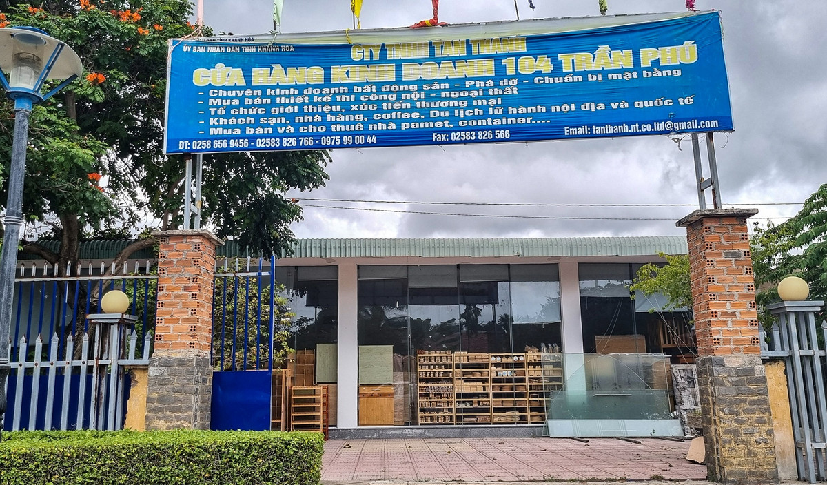 Trong nhiều năm, UBND TP Nha Trang, UBND tỉnh Khánh Hòa và trường Sĩ quan Không quân đã nhiều lần yêu cầu Công ty TNHH Tân Thành thanh lý hợp đồng, trả lại khu đất nhưng doanh nghiệp này không thực hiện.