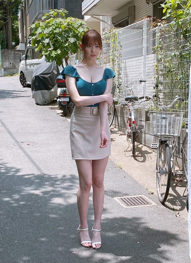 Hot Tiktoker 2k1 dong phim tao bao vi... dam me