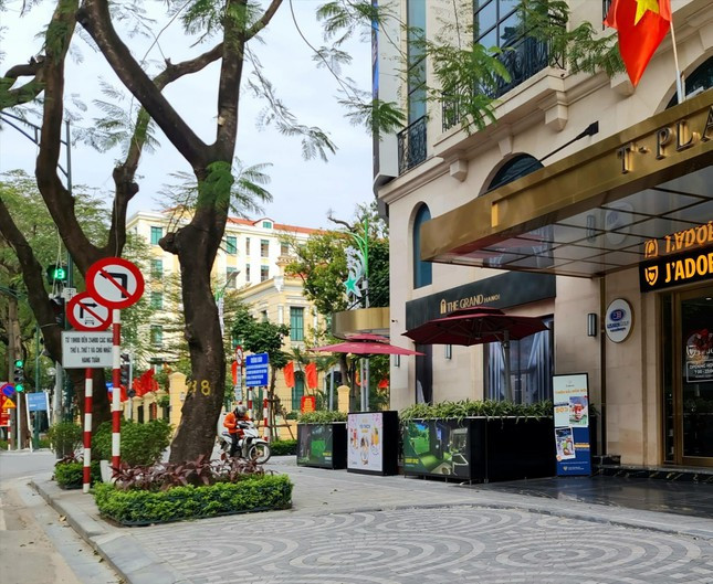 Thi diem cho thue via he: Nen dau thau minh bach