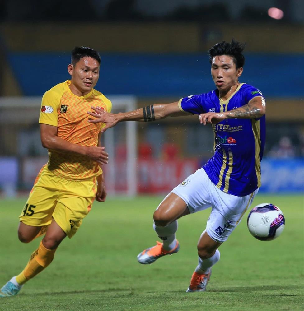 Hon 1 nam roi san co vi chan thuong, cuoc song Van Hau ra sao?