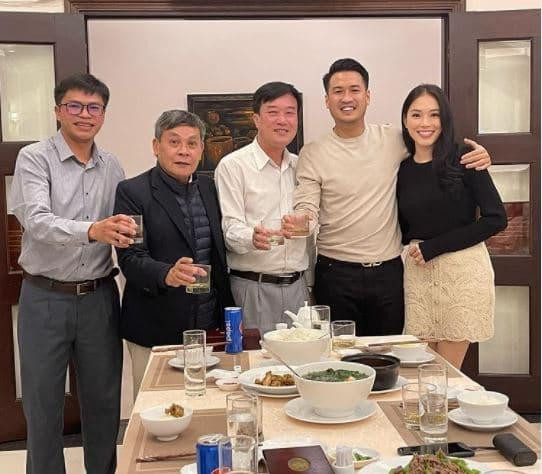 Thieu gia Phillip Nguyen dang anh ben Linh Rin, noi ro muc dich len Da Lat-Hinh-2