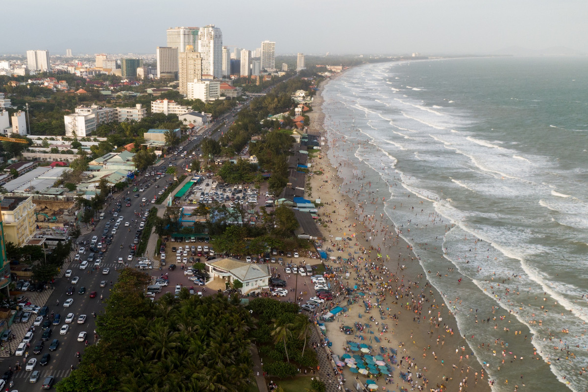 Theo Sở Du lịch Bà Rịa - Vũng Tàu, lượng khách du lịch đến địa phương trung bình mỗi năm 15-16 triệu lượt, trong đó trên 3 triệu lượt khách lưu trú. Toàn tỉnh hiện có 1.235 cơ sở lưu trú kinh doanh du lịch với 26.754 phòng, trong đó 170 cơ sở, với 10.225 phòng với đa dạng các loại hình dịch vụ lưu trú.
