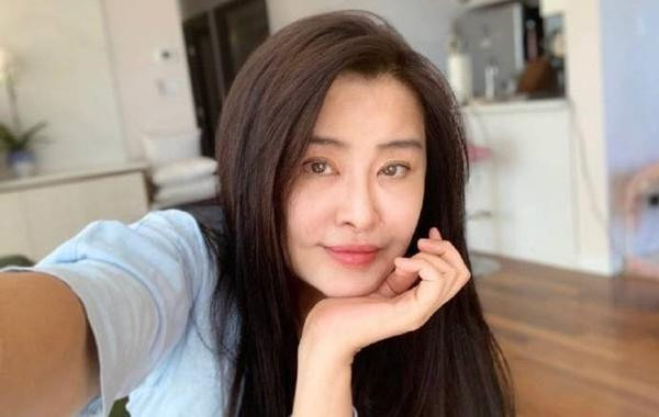 My nhan phan boi Chau Tinh Tri va loat 'Bach Xa' dep nhat man anh gio the nao?-Hinh-3