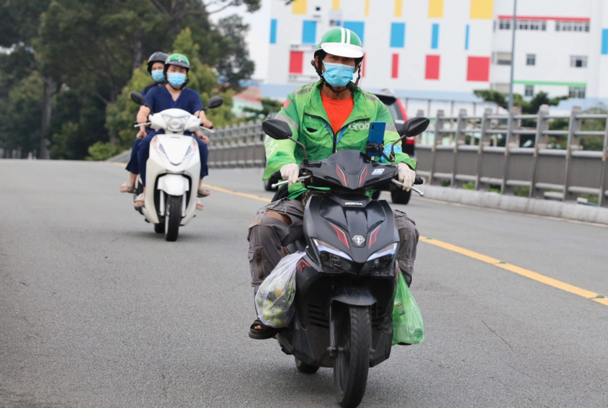 Tai xe cong nghe thu nhap bao nhieu mot thang?