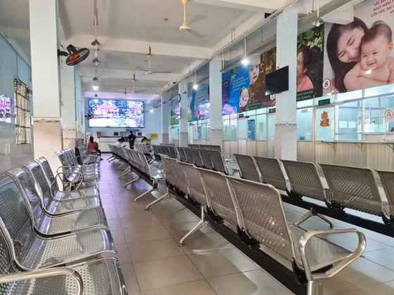 Vien Pasteur TPHCM thieu vaccine, cong tac tiem chung bi gian doan