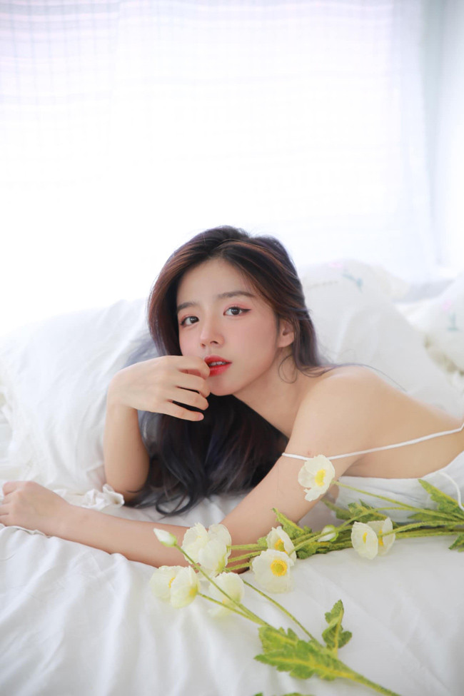 Nhan sắc của cô ngày một thăng hạng, gu thời trang cũng trưởng thành hơn rất nhiều.