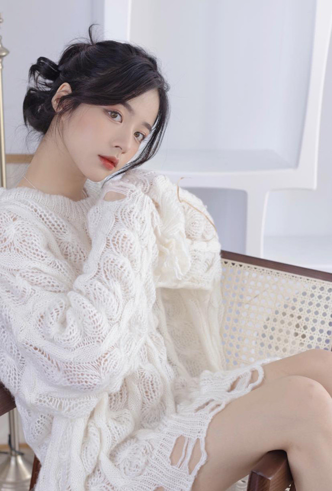 Cô nàng còn được biết đến với hành trình thay đổi nhan sắc một cách ngoạn mục.