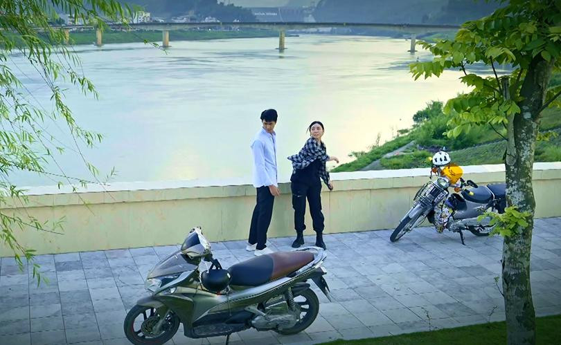 'Phi cong' Binh An bat mi vai dien dung 'roi da, bit mat' va coi ao ban dien-Hinh-6