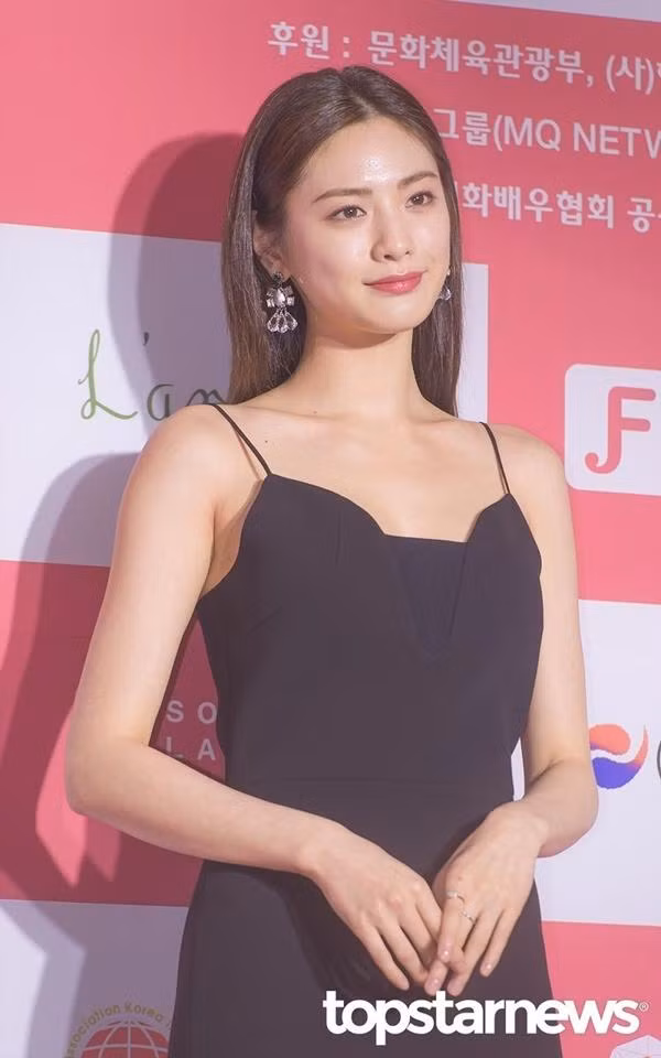 My nhan Han dep nhat hanh tinh lan dan vi sac dep bi tay chay-Hinh-4