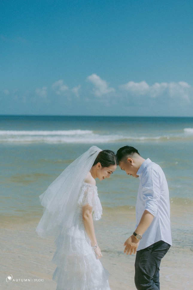 Bo anh cuoi dac biet cua cap doi can bo Doan sau 6 nam yeu-Hinh-8