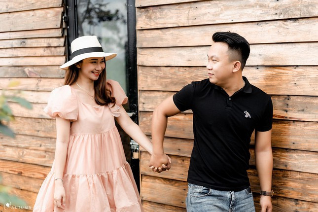 Bo anh cuoi dac biet cua cap doi can bo Doan sau 6 nam yeu-Hinh-7