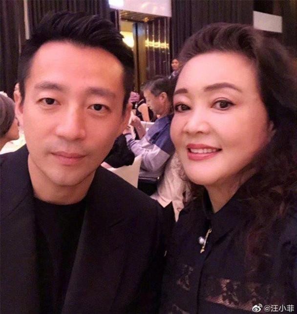 Uong Tieu Phi dua hotgirl toi noi tung trang mat voi Tu Hy Vien