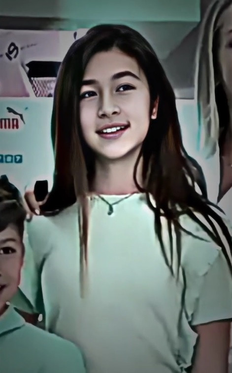 Con gai Luis Suarez tro thanh hien tuong mang xa hoi-Hinh-5