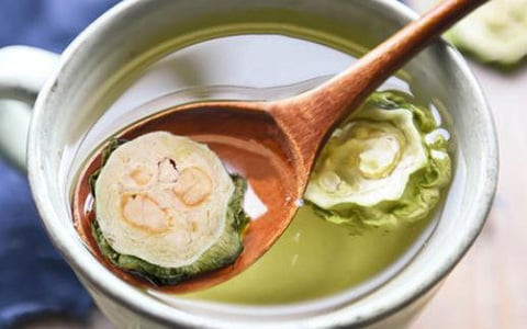 Sang ngu day, them thu nay vao coc nuoc nong se co ngay thuc uong bo duong