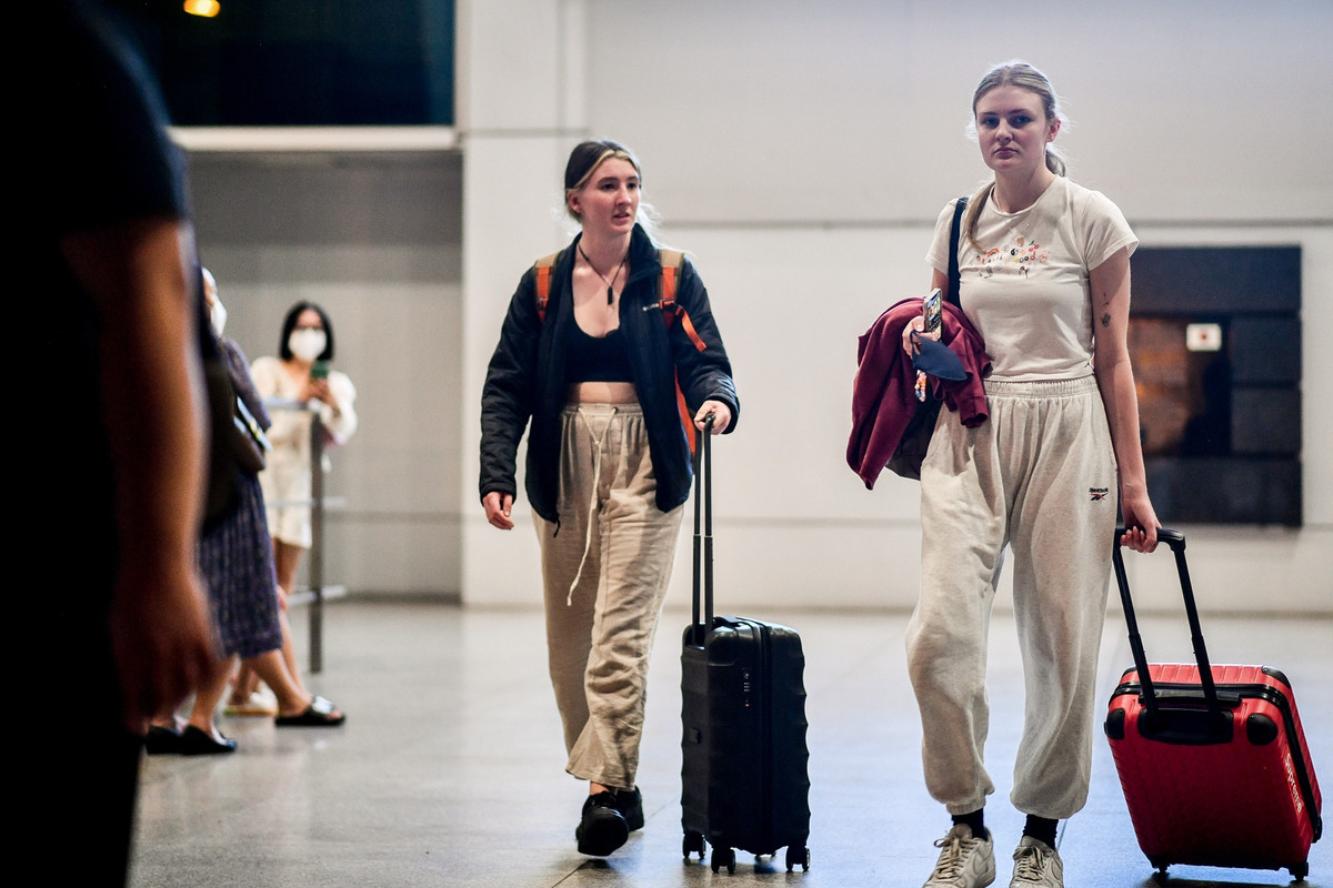 Việt Nam đang bước vào cao điểm du lịch, khách du lịch nước ngoài thường đến trong khoảng thời gian tháng 7-9.