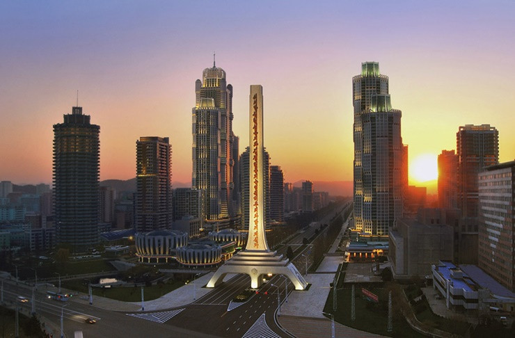 Theo tờ Straits Times của Singapore, tòa nhà cao nhất trong khu phố Ryomyong tương đương 234 mét.