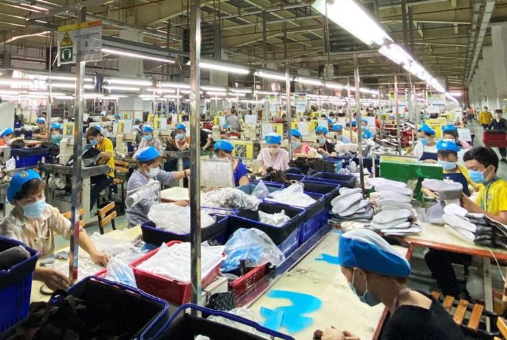 Bình Dương cũng dẫn đầu cả nước về thu nhập bình quân đầu người 2 năm liên tiếp (2020-2021). Dòng chảy vốn đầu tư trực tiếp từ nước ngoài (FDI) tiếp tục tăng.