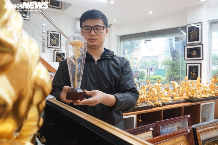 Quà mạ vàng đắt đỏ hút khách nhà giàu dịp 8/3 - Hình 8 Qua ma vang dat do hut khach nha giau dip 8/3-Hinh-8