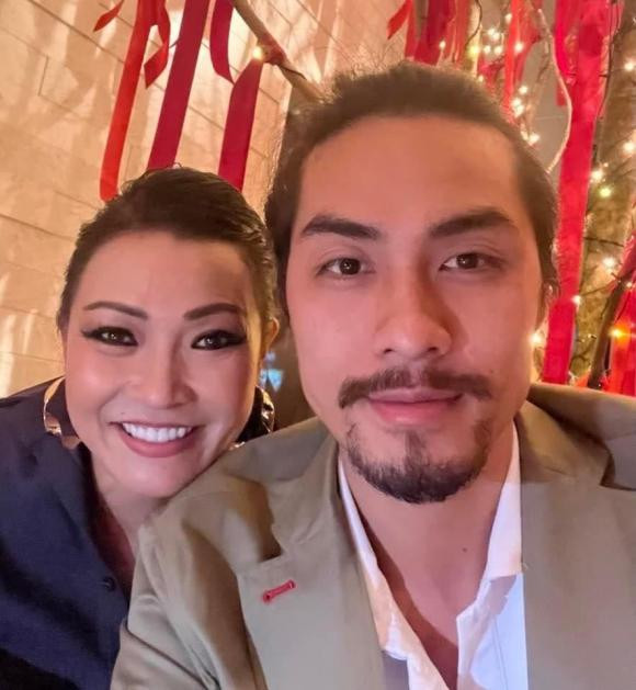 Phan ung cua Phuong Thanh khi bi chup len anh hen ho trai tre-Hinh-2