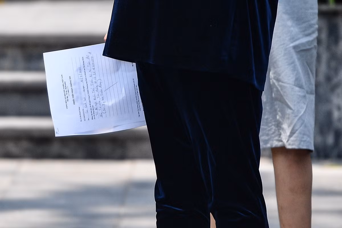 Phiếu tiếp nhận thông tin gửi tới Tân Hoàng Minh của một khách hàng với nội dung đề nghị hoàn trả toàn bộ số tiền đã đầu tư vào tập đoàn.