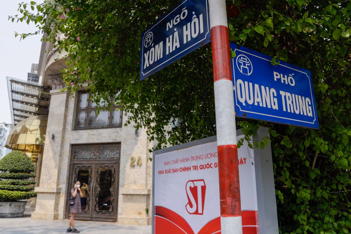 Trước đó, tối 5/4, trung tướng Tô Ân Xô, Chánh văn phòng kiêm Người phát ngôn Bộ Công an cho biết Cơ quan điều tra Bộ Công an đã khởi tố bị can Đỗ Anh Dũng (61 tuổi, Chủ tịch Tập đoàn Tân Hoàng Minh) con trai Đỗ Hoàng Việt cùng 5 người khác về tội Lừa đảo chiếm đoạt tài sản.