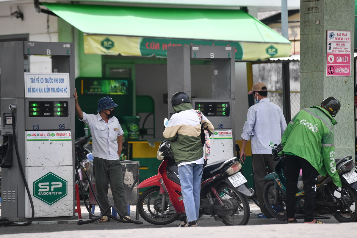 Ngày 5/9, Saigon Petro đã có văn bản gửi Thủ tướng và Bộ Công Thương để kiến nghị dừng quyết định tước giấy phép nhằm tránh ảnh hưởng tới hoạt động kinh doanh của doanh nghiệp, nguồn cung cho thị trường xăng dầu trong nước.