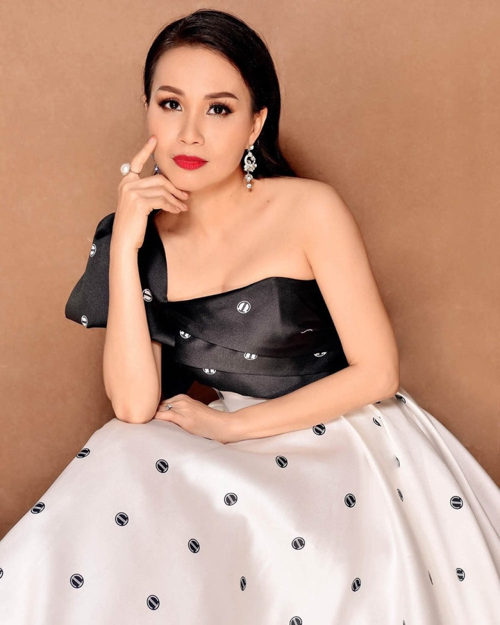 3 chi em vua tai sac vua giau, vien man trong showbiz Viet-Hinh-2