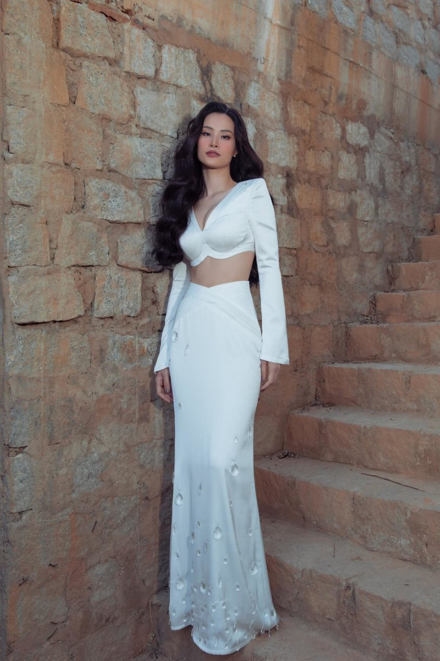 Điểm danh những mẹ bỉm Vbiz chỉ cần vén áo khoe eo - Hình 4 Diem danh nhung me bim Vbiz chi can ven ao khoe eo-Hinh-4