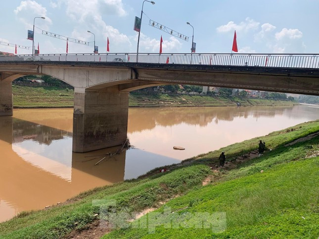 Thay giao o Lang Son nhay cau tu tu