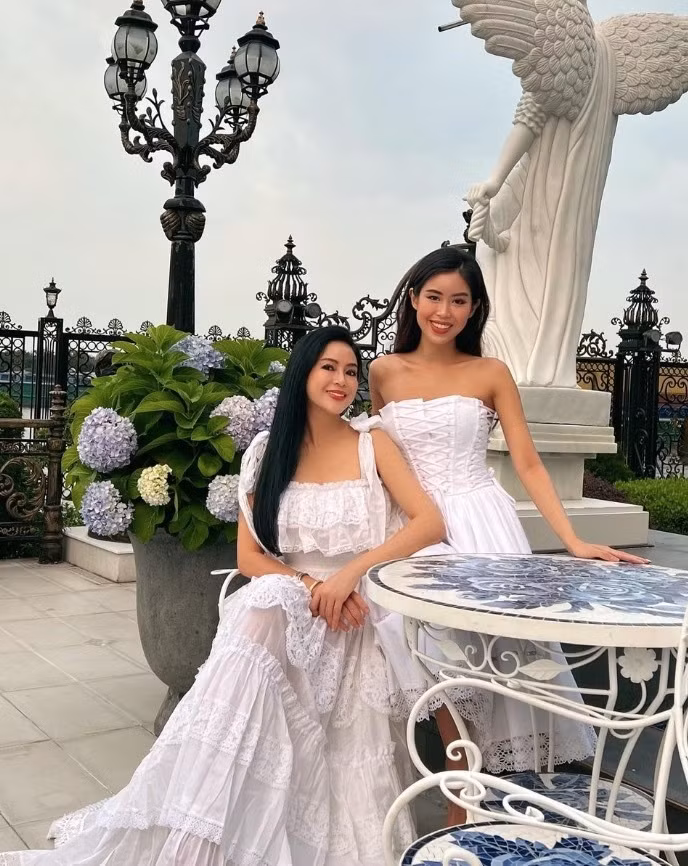 Dien vien Thuy Tien 'Vi dang tinh yeu': Song nhu ba hoang, tre dep o tuoi 52-Hinh-10