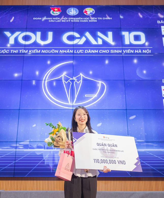 Nu sinh Ngoai thuong va hanh trinh kien tao 'Vien kim cuong' cua ban than-Hinh-3