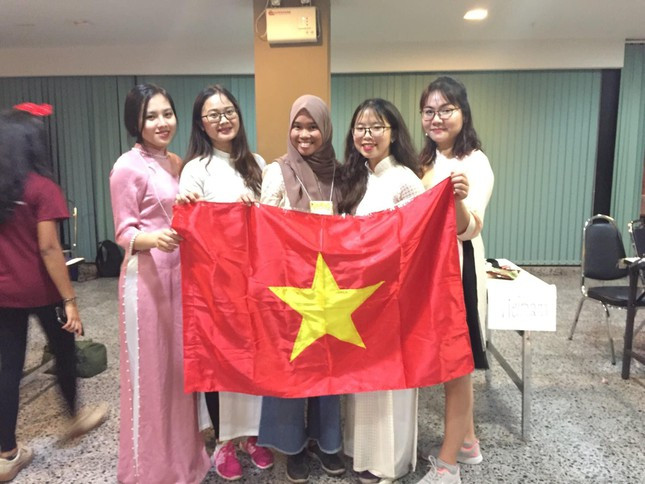 Nu sinh Ngoai thuong va hanh trinh kien tao 'Vien kim cuong' cua ban than-Hinh-5