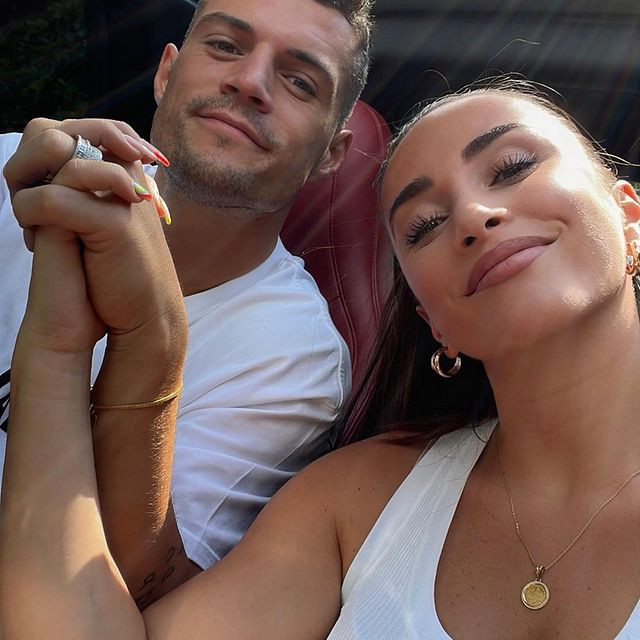 Xhaka va vo song cuc sang chanh du bi tuoc bang doi truong Arsenal-Hinh-5