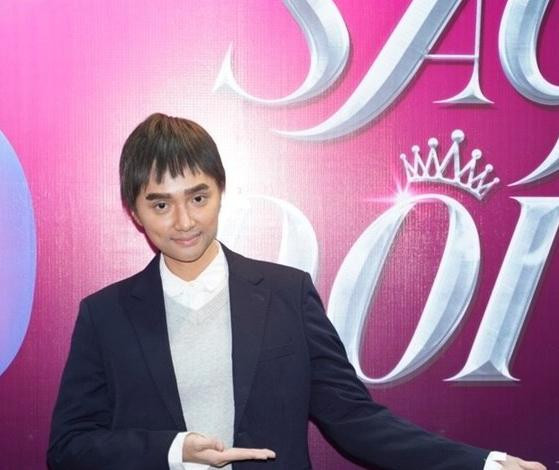 Dàn mỹ nhân Việt không ngại đổi diện mạo vì vai diễn: Việt Hương cắt trọc đầu - Hình 10 Dan my nhan Viet khong ngai doi dien mao vi vai dien: Viet Huong cat troc dau-Hinh-10