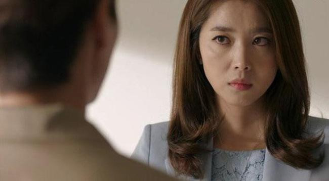 Chi chong vut qua tan gia, den khi biet thu ben trong, chi tai mat