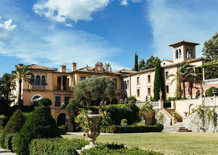 Trong 11 năm xây dựng, có lúc hàng xóm đã gửi đơn khiếu nại phản ánh gây ồn ào trong quá trình thi công.