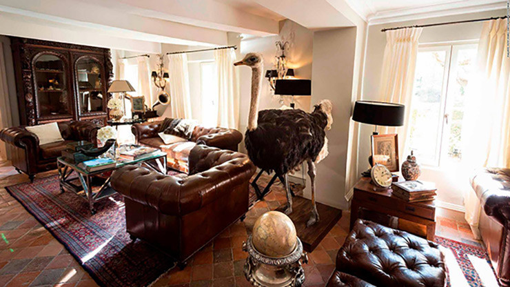 Nội thất bên trong vừa cổ điển vừa hiện đại, xa hoa như cung điện