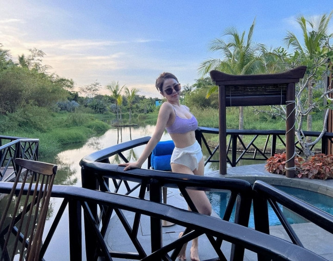 Ngày càng xinh đẹp, gợi cảm giúp Trâm Anh thêm nổi tiếng, công việc cùng thu nhập cũng tăng lên.