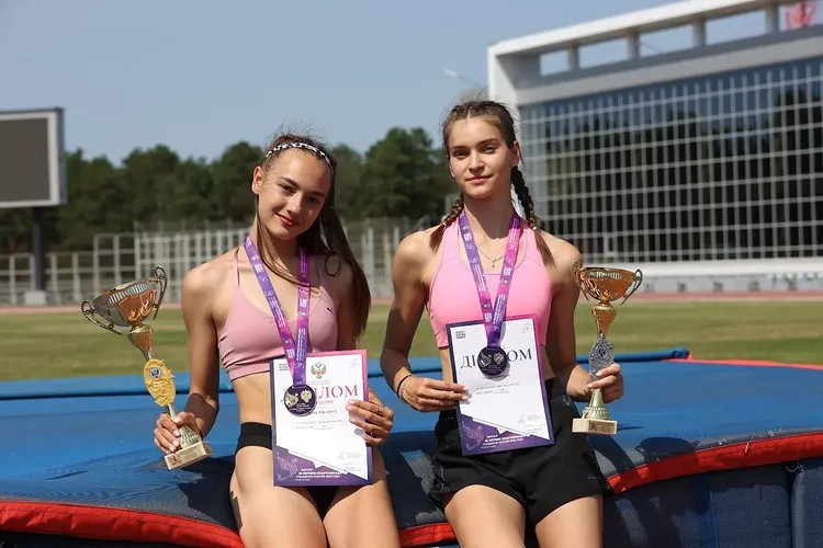 VDV 15 tuoi duoc menh danh hoa khoi nhay xa cua Nga-Hinh-4