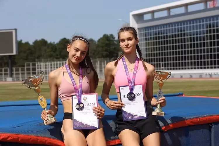 VDV 15 tuoi duoc menh danh hoa khoi nhay xa cua Nga-Hinh-4