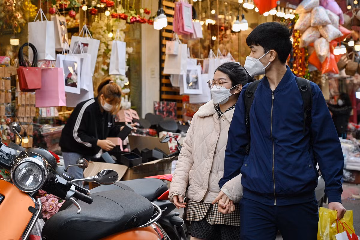 Hoa, qua tang Valentine nam doc via he cho khach-Hinh-2