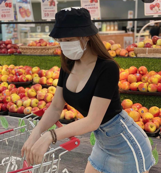 Huyền Dior cân đẹp mọi style từ năng động, cá tính, đến quyến rũ, sexy.