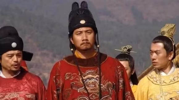 Noi tieng la Hoang de bao tan nhung Chu Nguyen Chuong van kieng ne hai nguoi nay-Hinh-3