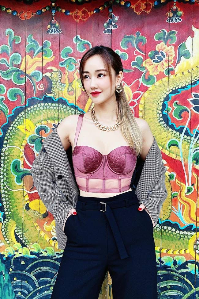 Thiết kế màu sắc sẽ kén người mặc và kén cách kết hợp trang phục hơn nhưng nó lại có công dụng tạo điểm nhấn hiệu quả.