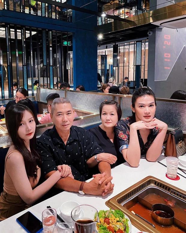 Dao Ba Loc khoe anh me, khang dinh 'dep do di truyen'-Hinh-4