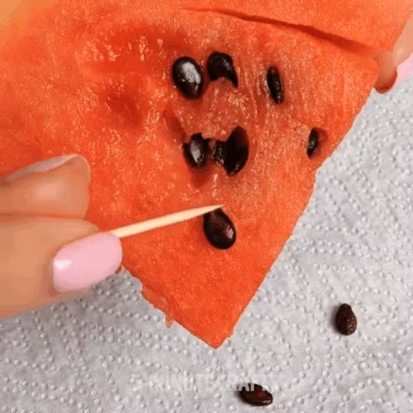 4 sai lam khi an dua hau ngay he, vua mat chat lai hai suc khoe-Hinh-2