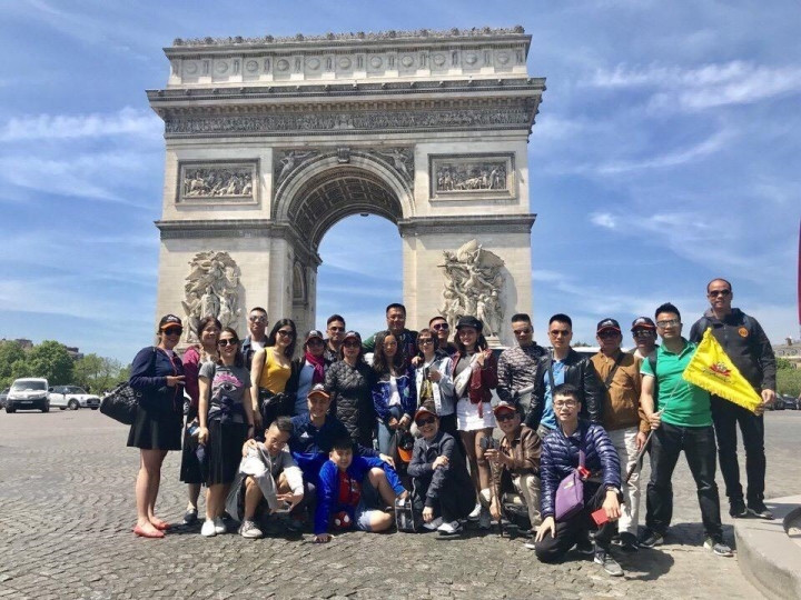 Sau 2 năm bán hàng online, hướng dẫn viên du lịch hạnh phúc lại được dẫn tour - Hình 2 Sau 2 nam ban hang online, huong dan vien du lich hanh phuc lai duoc dan tour-Hinh-2